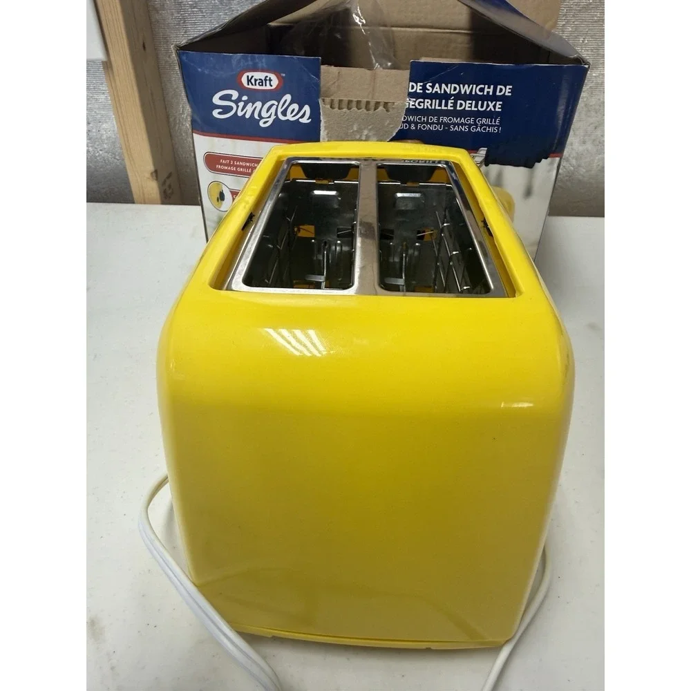 Nostalgia Kraft Singles Deluxe Grilled Cheese Sandwich Toaster Yellow NOB